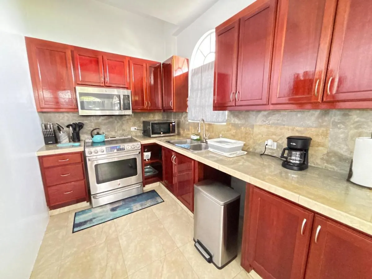 1Br Getaway With Breathtaking Views And King Bed Apartment Contant