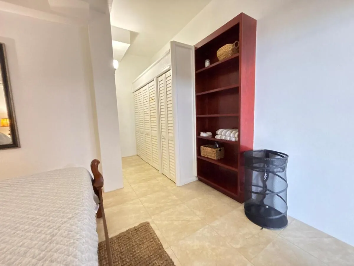 Appartamento 1Br Getaway With Breathtaking Views And King Bed Contant  Isole Vergini (US)