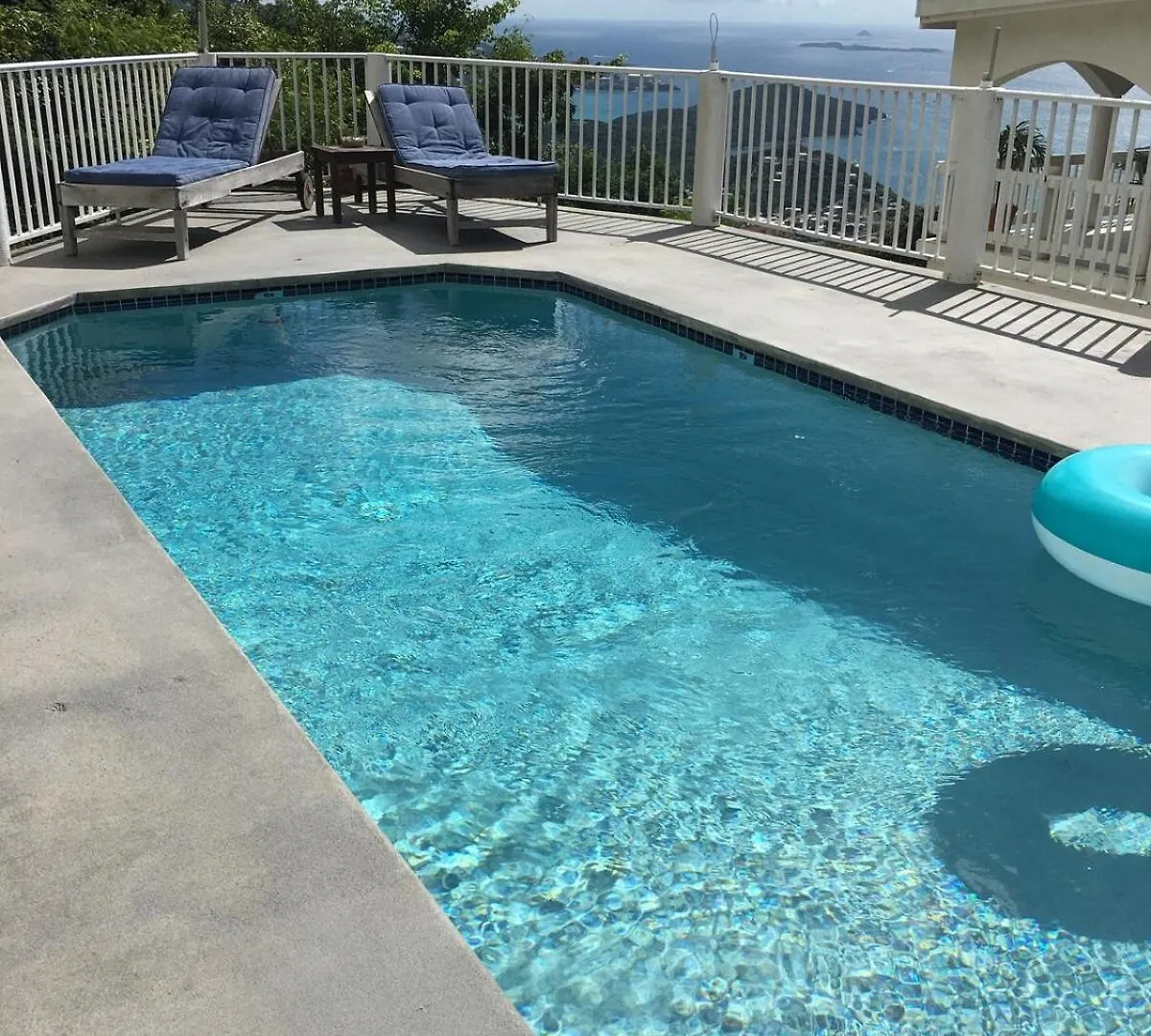 Appartamento 1Br Getaway With Breathtaking Views And King Bed Contant  Isole Vergini (US)